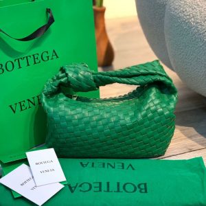 BOTTEGA VENETTA Jodie Mini Knotted Leather Bag Green