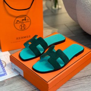 HERMES Oran Suede Colorblock Sandal Green