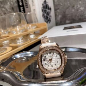 Patek Philippe Aquanaut Diamond White