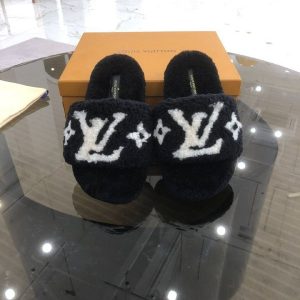 Sendal LV Fur Slippers PO Black