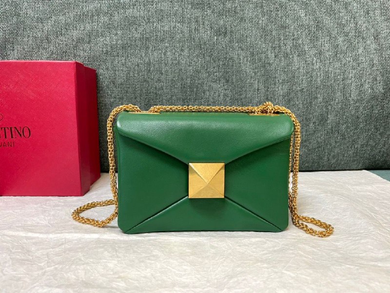 Valentino One Stude PO Green GHW