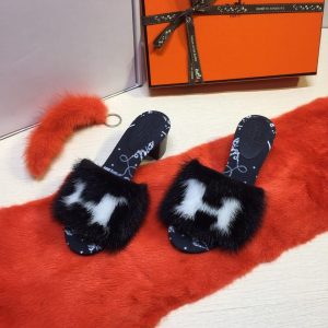 Sendal hermes Oran Flat Fur PO Black