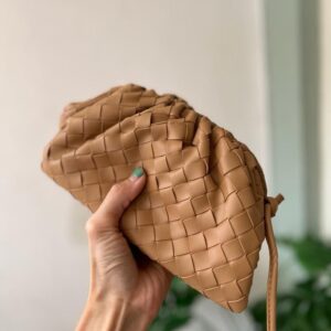 BOTTEGA VENETA INTRECCIATO CLUTCH Beige