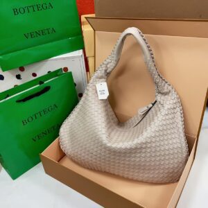 Bottega Hobo Include paperbag Cream