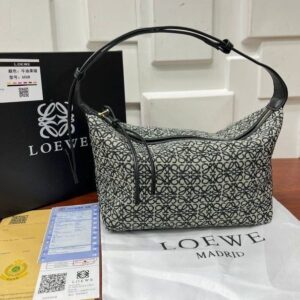 LOEWE CUBI BAG Size 25 cm Black