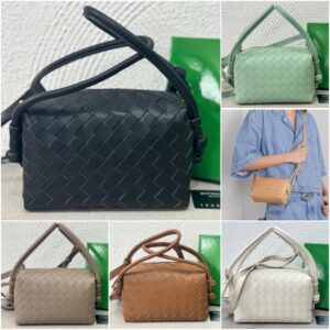 Bottega Loop Crossbody include BOX