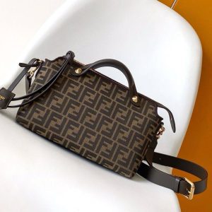 Fendi By The Way Soft Signature Kanvas sz 29