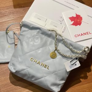 CHANEL 22 Tote in Calfskin