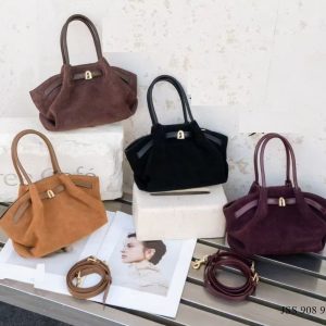 NO BRAND ORI LEATHER BAG🤎
