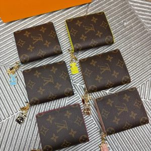 Dompet LV Charm Pocket Wallet 29790 🤎✨